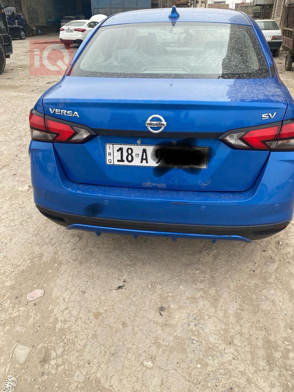 نيسان فيرسا